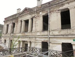 Greek Cypriot leader Makarios’ school in Turkey on sale