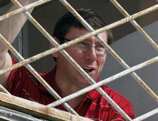 Ukraine leader pardons jailed allies of ex-PM Tymoshenko