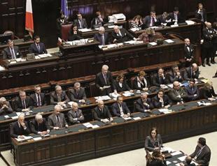 Italy to pay 40 bln euros in public debt