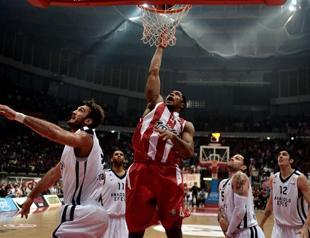 Efes Anadolu succombs to second straight defeat against Olympiacos