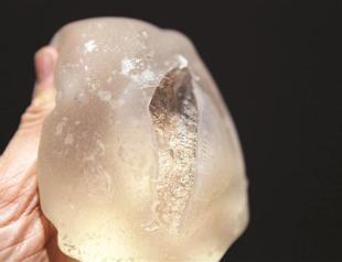 Hundreds of women expected for French breast implants mega-trial