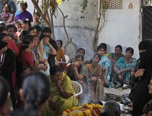 Pakistan condemns India bomb attacks