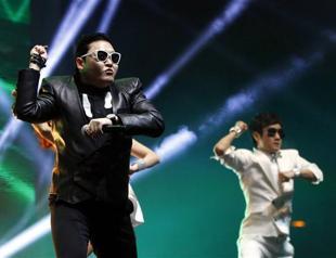 Gangnam Style craze takes over Istanbul as PSY conquers a frenzied crowd