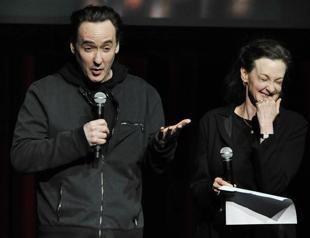 Actors, others honor Ebert at Chicago theater