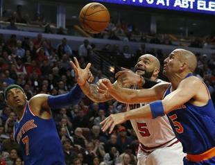 High-flying Bulls snap Knicks win streak