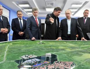 Putin unveils $50 billion drive for Russian space supremacy