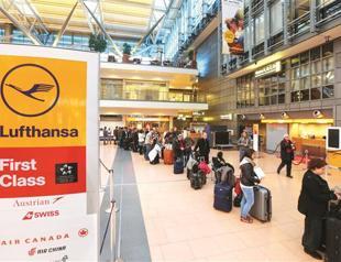 Lufthansa workers to strike over pay