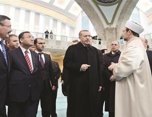 Turkish PM slams those criticize works of Wise Persons