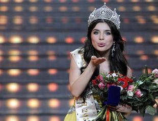 New Miss Russia defends jailed Pussy Riot punks