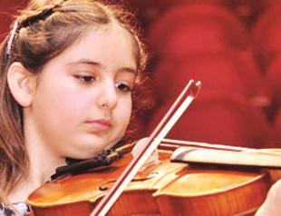 Doğa Altınok plays for Istanbul audience