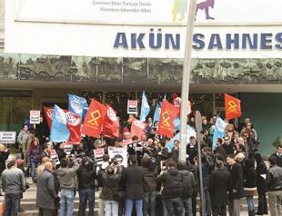 Protesters vow to prevent Akün Theater destruction