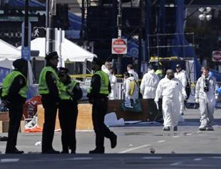 Boston bomb suspect spotted on video, no arrest made