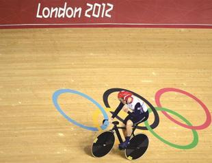 Brit Olympic legend Hoy retires