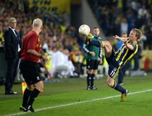 Fenerbahçe takes on red-hot Benfica in historic Europa League semifinal