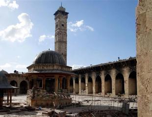 Minaret of Aleppos Umayyad mosque destroyed