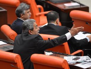 Opposition deputy to minister: Without the republic you would be one of the wives of a sheik