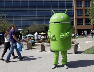 Android reigns, Windows gains in smartphones: survey