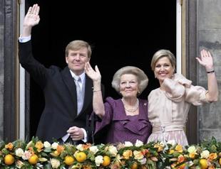 King Willem-Alexander takes Dutch throne