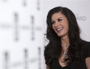 Actress Zeta-Jones back in treatment for bipolar disorder