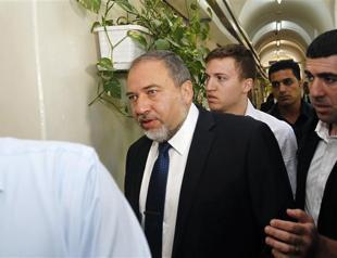 Israels ex-foreign minister accused by former deputy