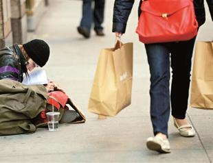 US jobless claims fall sharply to five-year low