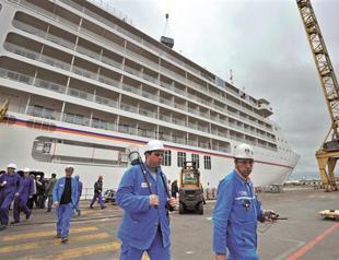 South Koreas STX Group mulls selling European shipyards