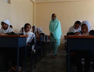 Afghan minister vows punishment for fainting girls