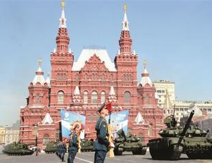 Russia flexes military muscle on Victory Day