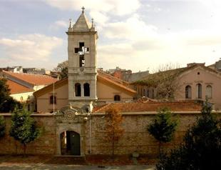 Armed man opens fire near Armenian church after liturgy