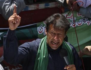 Pakistans Imran Khan injured from rally fall: party