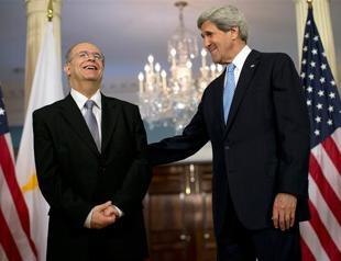 Kerry seeks thaw in frozen Cyprus stalemate, supports bi-zonal federation