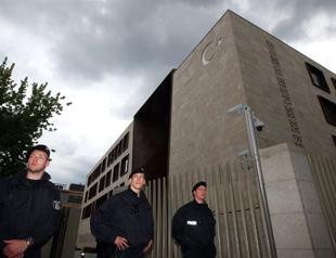 Turkish foreign minister calls European leaders to self-criticism on racism