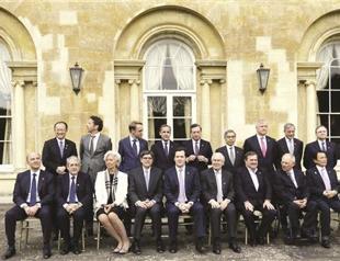 G7 smoothes US-EU divisions, agrees on joint currency policy