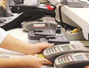 Draft code foresees free credit card option to cure fee complaints