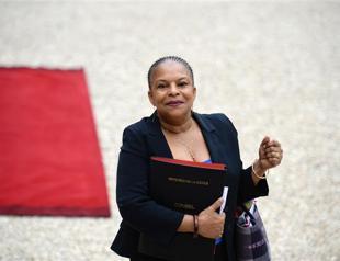 French minister wants land for slaves’ descendants