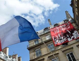 Topless Femen crash far-right rally in Paris