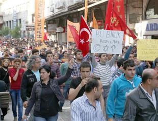 Protesters hit the streets in bomb-hit Reyhanlı against Syrians