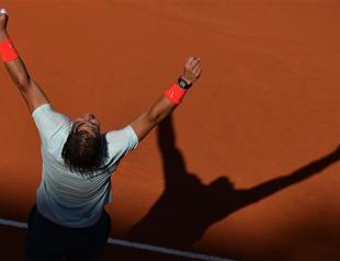 Nadal back to his best on clay as he crushes Federer to win seventh Rome title