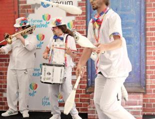 Street artists gather to show off their talents