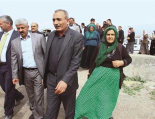 Families wait today for hostages release