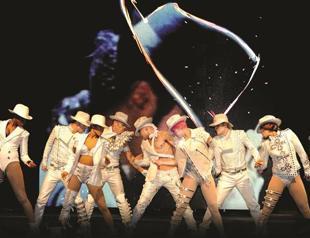 Cirque Du Soleil pays tribute to Michael Jackson in Istanbul