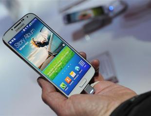 Samsung unveils new champion in smartphone war
