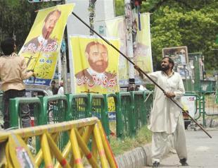 Sharif starts consultations to form Pakistan government