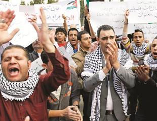 Peres’ call for peace talks divides Israel