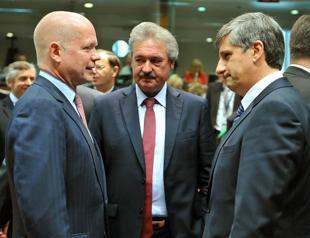 EU governments fail to reach deal on Syria arms embargo