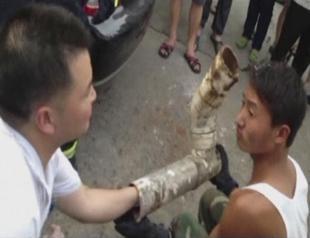 Abandoned Chinese baby rescued from toilet pipe