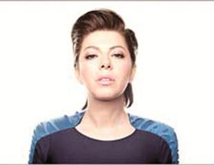 Özge Fışkın takes the stage in Taksim