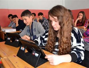 Ministry launches tender process for tablets at Turkish schools