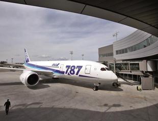 International Airlines Group to buy 18 Dreamliners