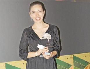 Atagül receives the ‘Young Witch’ prize